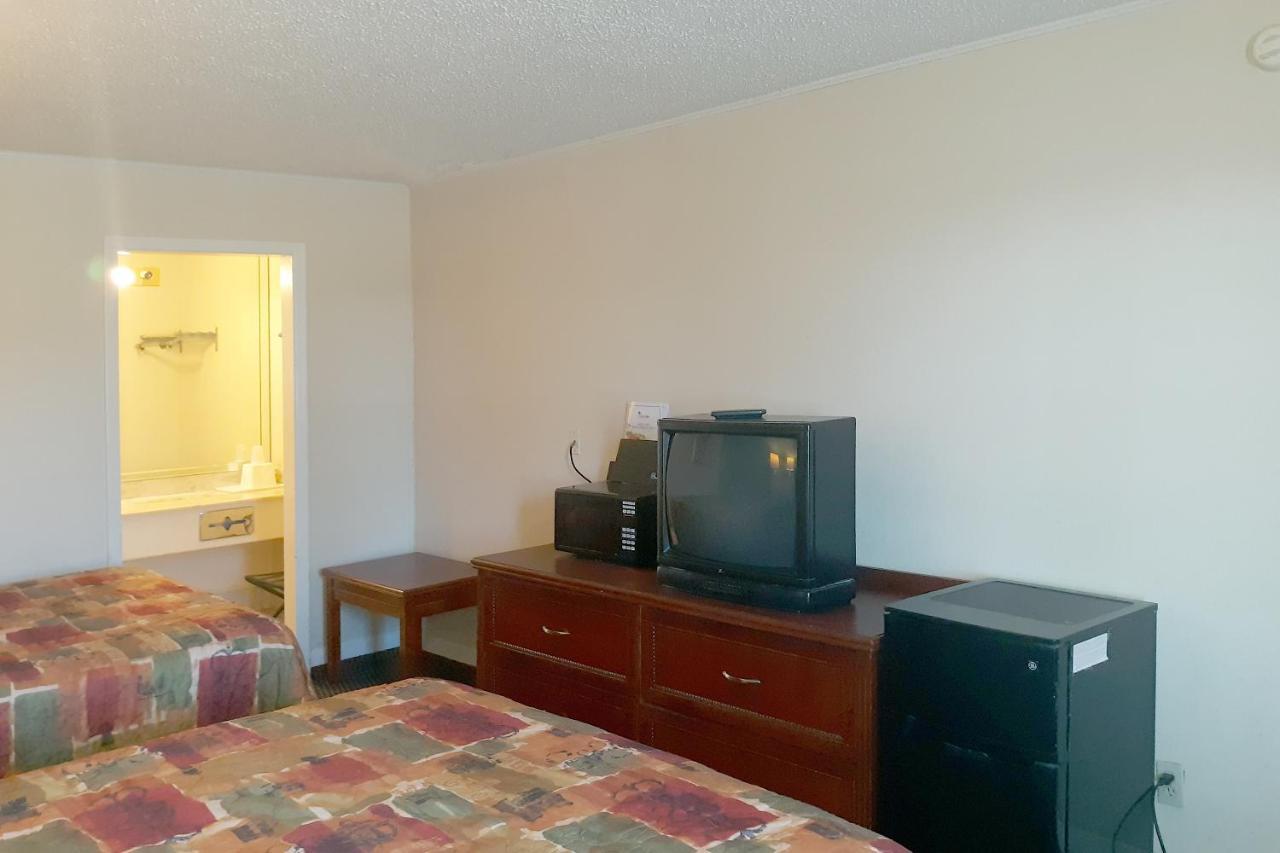 Rest Inn - Extended Stay, I-40 Airport, Wedding & Event Center Amarillo Eksteriør billede