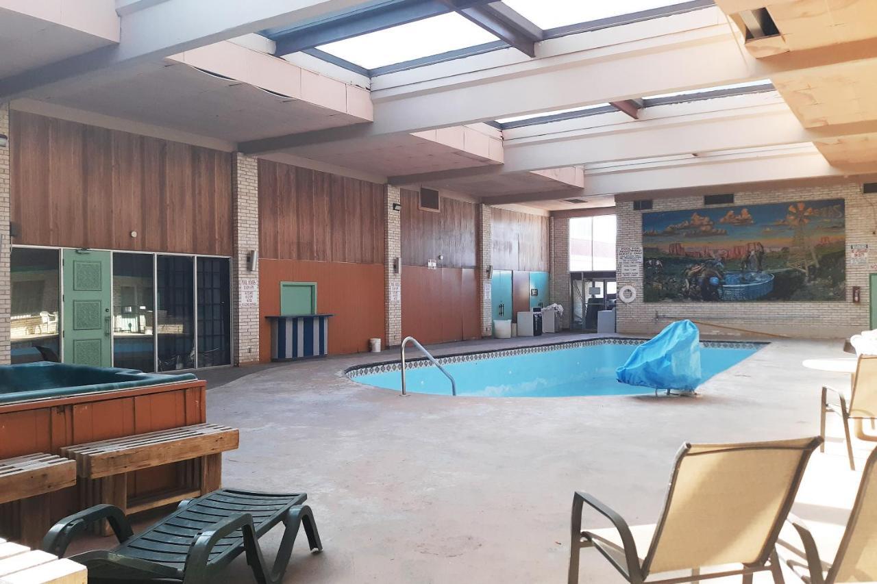 Rest Inn - Extended Stay, I-40 Airport, Wedding & Event Center Amarillo Eksteriør billede