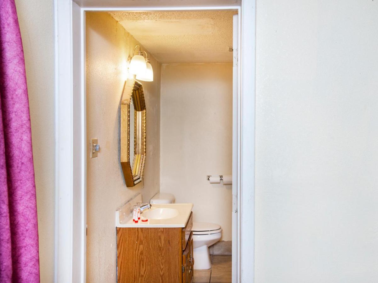 Rest Inn - Extended Stay, I-40 Airport, Wedding & Event Center Amarillo Eksteriør billede